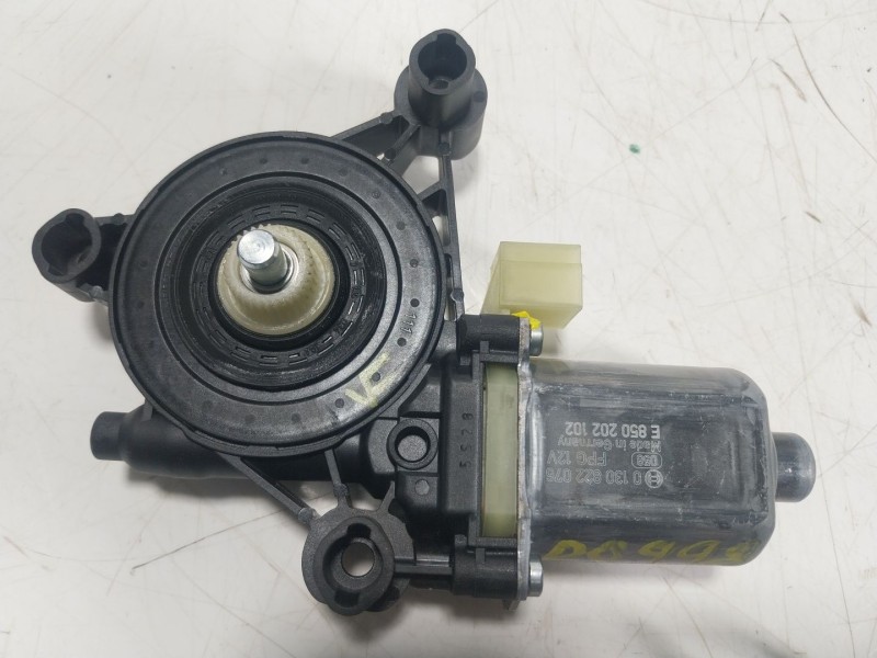 Recambio de motor elevalunas delantero izquierdo para audi q3 (f3b) 35 tdi referencia OEM IAM 5Q0959802C 5Q0959802C 