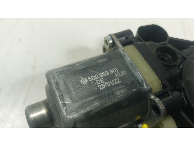 Recambio de motor elevalunas trasero izquierdo para audi q3 (f3b) 35 tdi referencia OEM IAM 5Q0959801 5Q0959801 