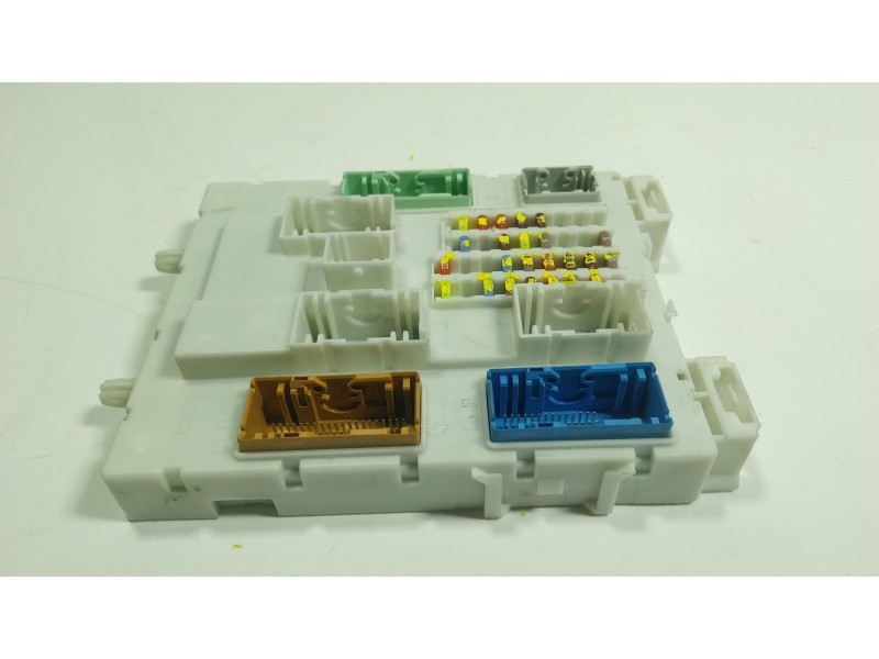 Recambio de caja reles / fusibles para volvo v40 hatchback (525) d2 referencia OEM IAM 31394963 31394963 