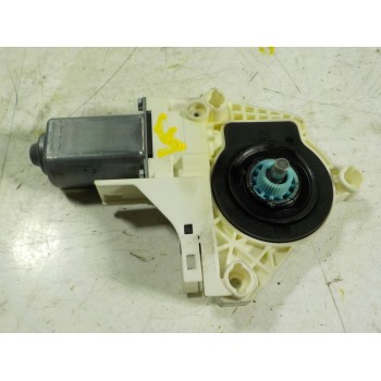 MOTOR ELEVALUNAS DELANTERO DERECHO 8K0959802C 8K0959802C 