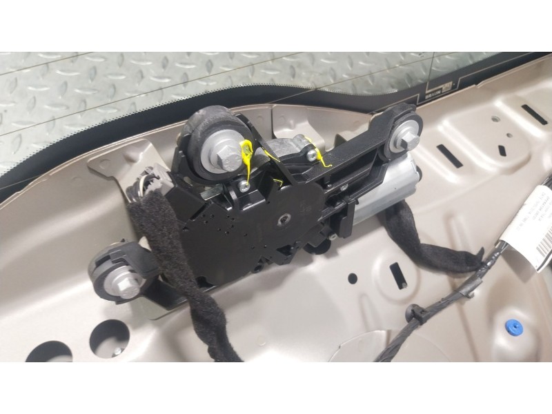 Recambio de porton trasero para volvo v40 hatchback (525) d2 referencia OEM IAM 31457727  