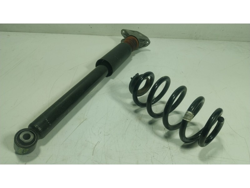 Recambio de amortiguador trasero izquierdo para bmw x1 (f48) xdrive 20 d referencia OEM IAM  33526861670 