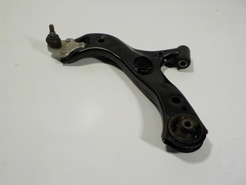 Recambio de brazo suspension inferior delantero izquierdo para toyota c-hr hybrid dynamic referencia OEM IAM   