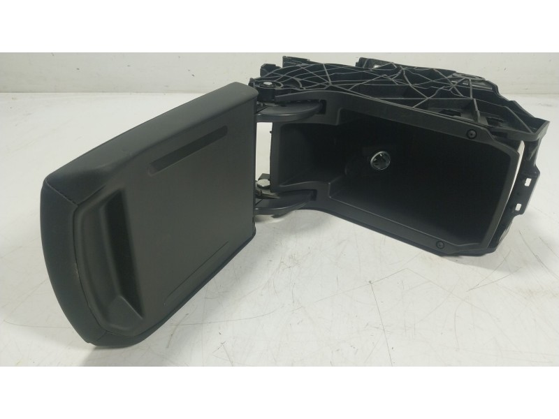 Recambio de apoyabrazos central para seat leon sportstourer (kl8) xcellence referencia OEM IAM  5FA858329 