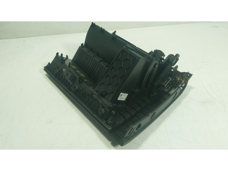Recambio de guantera para seat leon sportstourer (kl8) xcellence referencia OEM IAM   