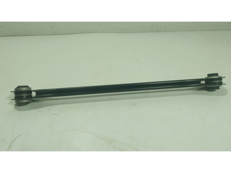 Recambio de brazo suspension superior trasero derecho para bmw x1 (f48) xdrive 18 d referencia OEM IAM  685156904 