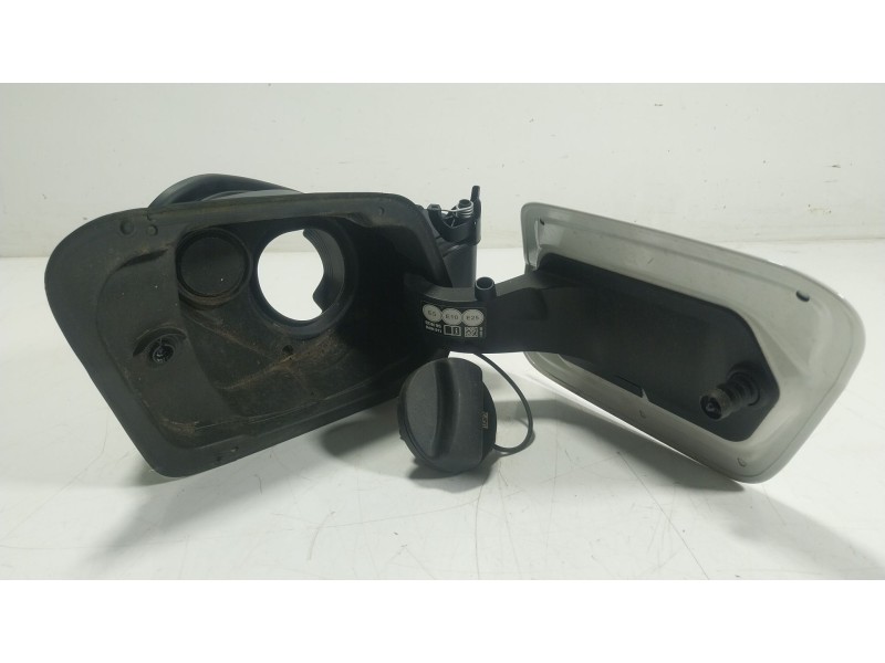 Recambio de tapa combustible para bmw 2 gran coupe (f44) 218 i referencia OEM IAM  14290410 