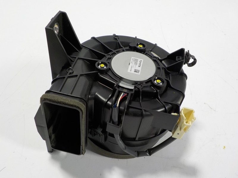Recambio de motor calefaccion para toyota yaris hybrid active referencia OEM IAM G923052040 G923052020 