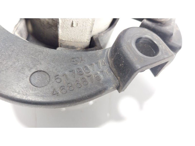 Recambio de faro antiniebla izquierdo para fiat 500 (312_) 1.2 (312axa1a) referencia OEM IAM  51786774 