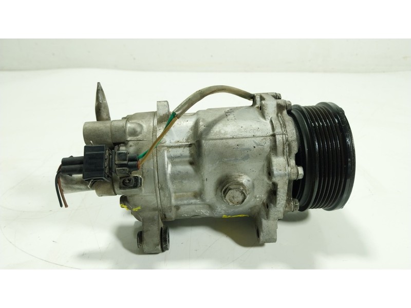Recambio de compresor aire acondicionado para volkswagen polo (6n2) 1.0 referencia OEM IAM  6N0820803B 