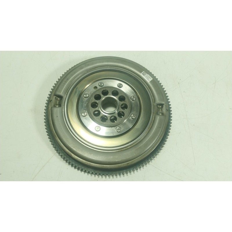 Recambio de volante motor para porsche panamera (971) 4.0 turbo s (97bfr1) referencia OEM IAM 9A710526610 971105266A 