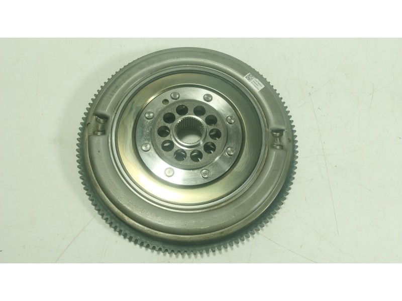 Recambio de volante motor para porsche panamera (971) 4.0 turbo s (97bfr1) referencia OEM IAM 9A710526610 971105266A 