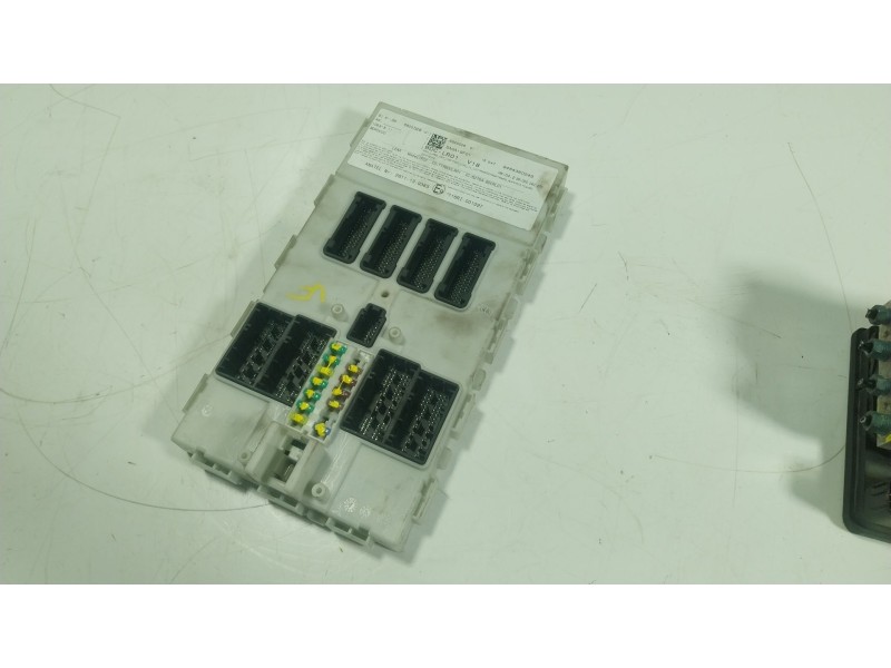 Recambio de caja reles / fusibles para bmw x1 (f48) xdrive 20 d referencia OEM IAM  61356825528 