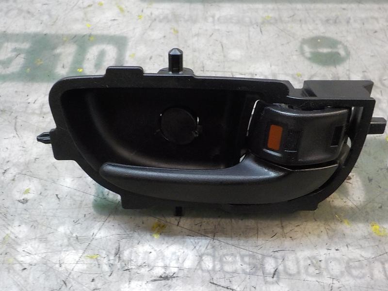 Recambio de maneta interior delantera derecha para toyota yaris 1.0 cat referencia OEM IAM 692050D270C0  