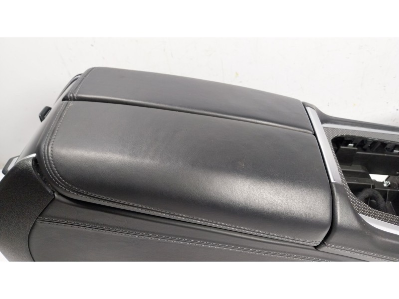 Recambio de apoyabrazos central para bmw x6 (g06, f96) m referencia OEM IAM  681050116 