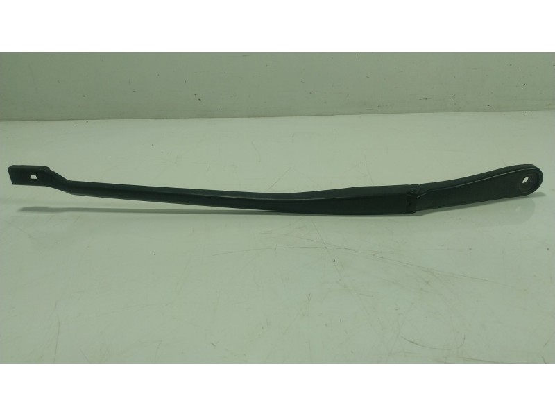 Recambio de brazo limpia delantero derecho para bmw 5 (g30, f90) 530 d xdrive referencia OEM IAM 61619463866  