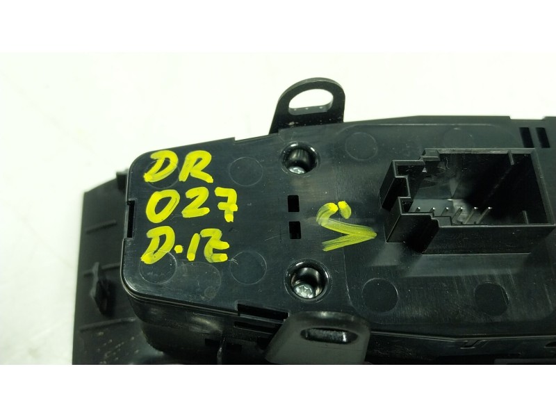 Recambio de mando elevalunas delantero izquierdo para bmw x6 (g06, f96) m referencia OEM IAM  683272902 