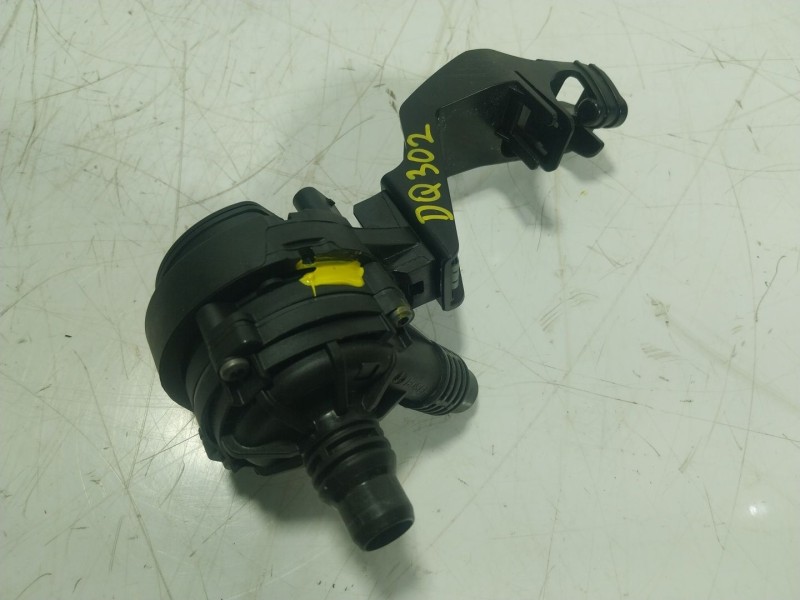 Recambio de bomba agua para bmw 8 coupé (g15, f92) 840 d xdrive referencia OEM IAM 64218840613 884061301 