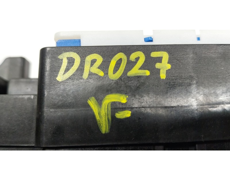 Recambio de caja reles / fusibles para bmw x6 (g06, f96) m referencia OEM IAM  6114870621301 