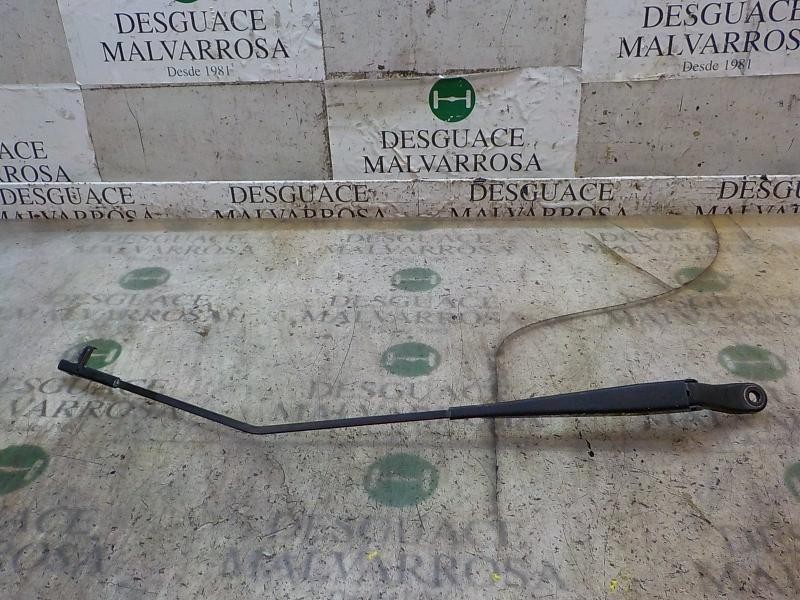 Recambio de brazo limpia delantero derecho para peugeot 207 1.4 hdi referencia OEM IAM   