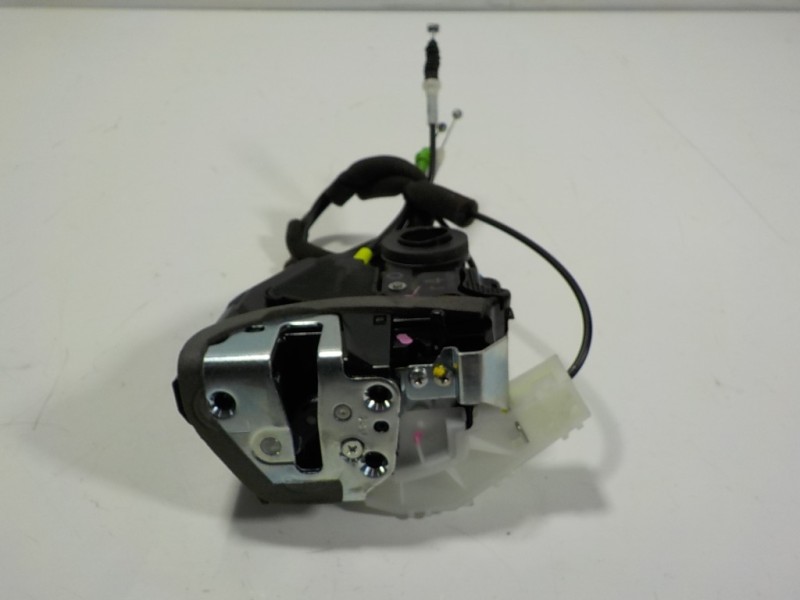 Recambio de cerradura puerta trasera izquierda para toyota c-hr hybrid dynamic referencia OEM IAM  20414018 