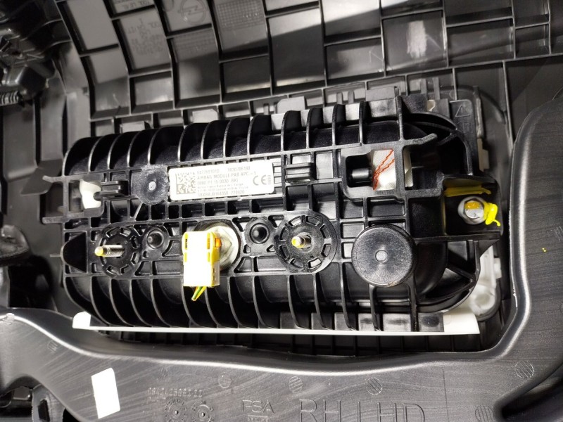 Recambio de salpicadero para opel astra l (ov5) 1.6 plug-in-hybrid (f3dgzt) referencia OEM IAM   