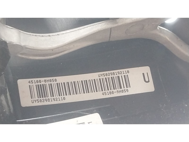 Recambio de volante para peugeot 108 1.2 referencia OEM IAM  451800H059 