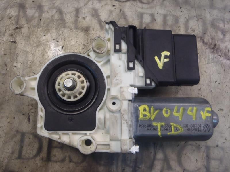 Recambio de motor elevalunas trasero derecho para volkswagen golf iv berlina (1j1) conceptline referencia OEM IAM   