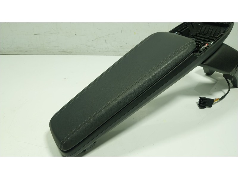 Recambio de apoyabrazos central para bmw 2 active tourer (u06) 220i mild hybrid referencia OEM IAM  6434420 