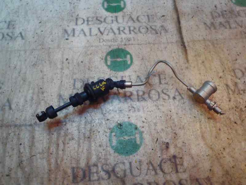 Recambio de bomba embrague para renault clio iii exception 2 referencia OEM IAM 8200524724  