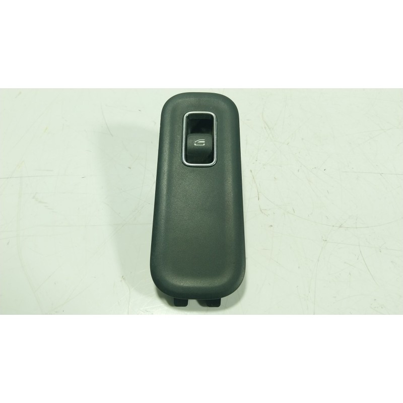 Recambio de mando elevalunas delantero derecho para mercedes-benz cla (c118) cla 200 (118.387) referencia OEM IAM  A1679050201 
