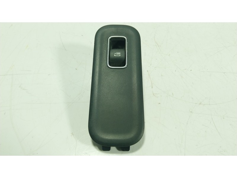 Recambio de mando elevalunas delantero derecho para mercedes-benz cla (c118) cla 200 (118.387) referencia OEM IAM  A1679050201 