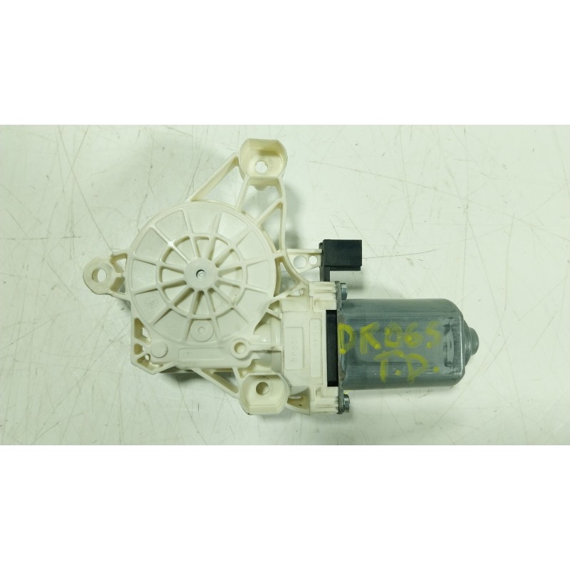 Recambio de motor elevalunas trasero derecho para mercedes-benz cla (c118) cla 200 (118.387) referencia OEM IAM  A0009061607 