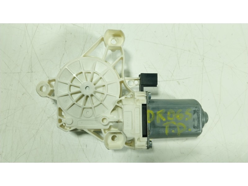 Recambio de motor elevalunas trasero derecho para mercedes-benz cla (c118) cla 200 (118.387) referencia OEM IAM  A0009061607 