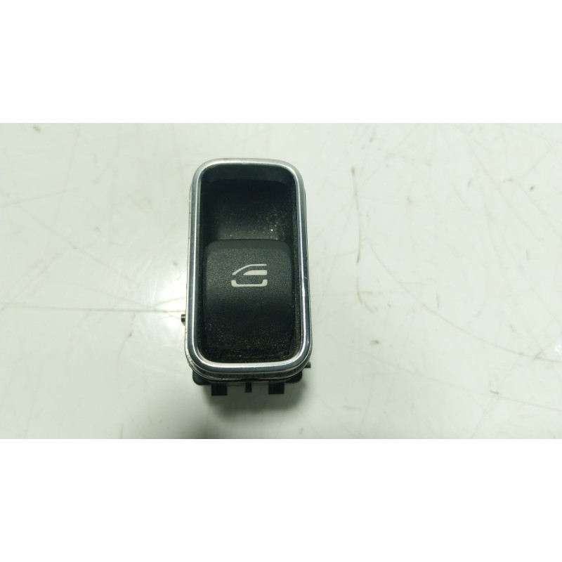 Recambio de mando elevalunas trasero derecho para mercedes-benz cla (c118) cla 200 (118.387) referencia OEM IAM  A1679050201 