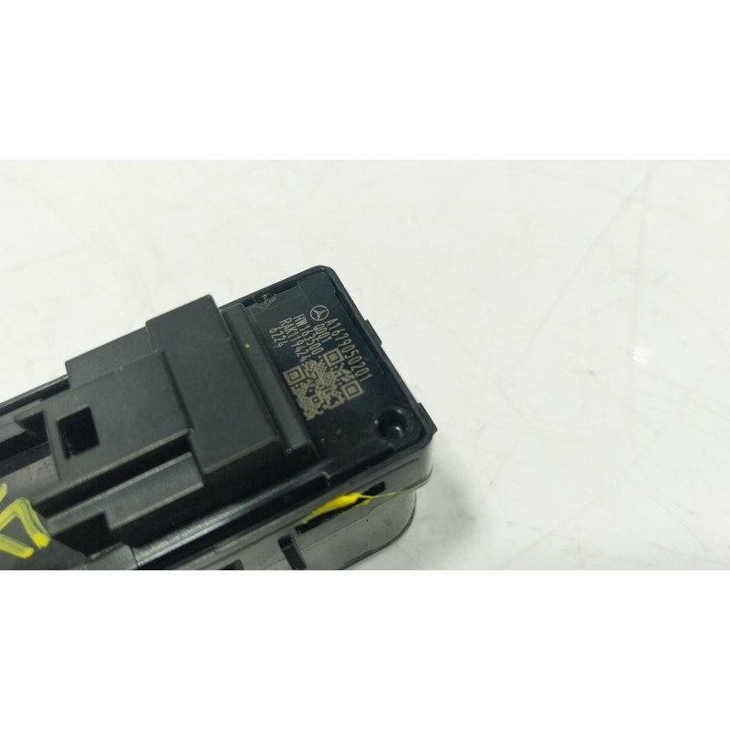 Recambio de mando elevalunas trasero derecho para mercedes-benz cla (c118) cla 200 (118.387) referencia OEM IAM  A1679050201 