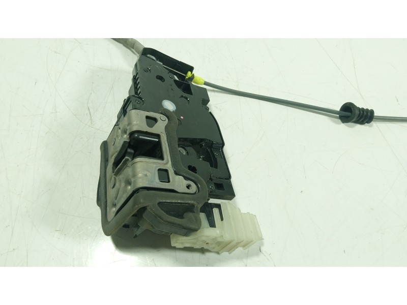 Recambio de cerradura puerta delantera derecha para mercedes-benz cla (c118) cla 200 (118.387) referencia OEM IAM  A0997202002 