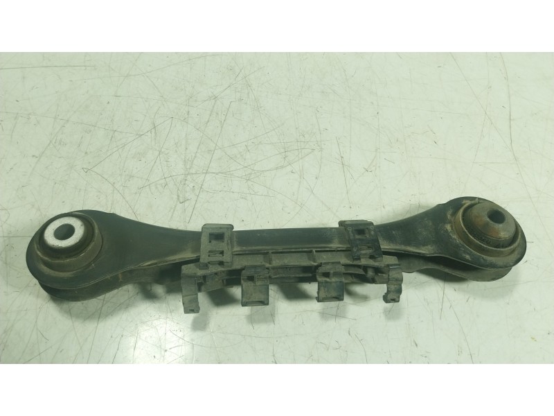 Recambio de brazo suspension superior trasero derecho para bmw 4 coupé (f32, f82) 420 d referencia OEM IAM   