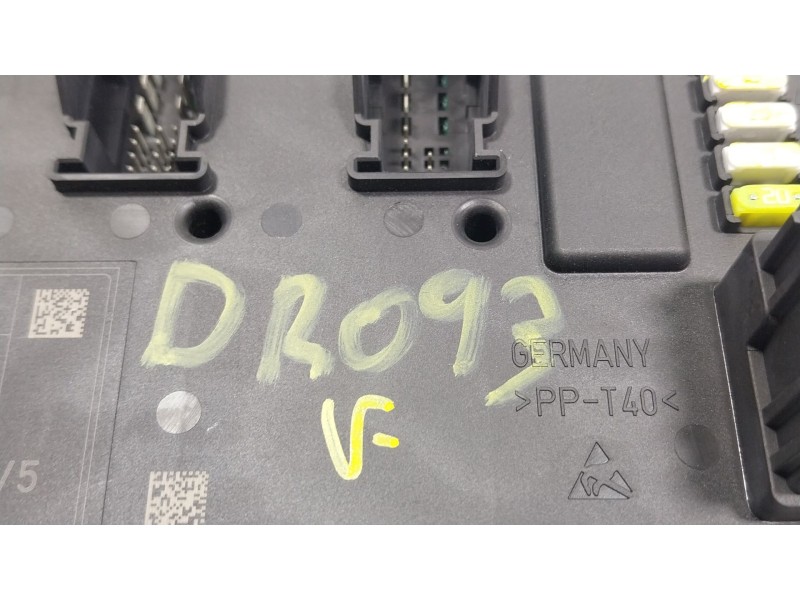 Recambio de caja reles / fusibles para bmw 4 coupé (f32, f82) 420 d referencia OEM IAM  6135681933601 