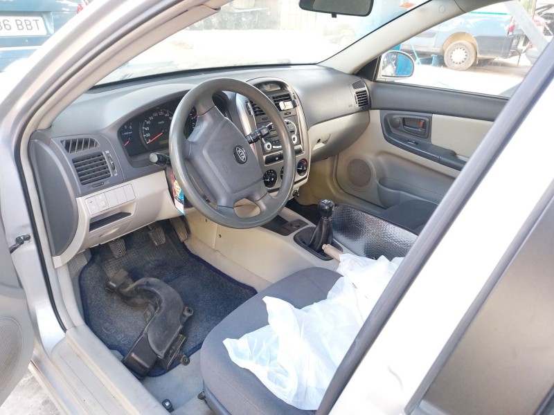 kia cerato i hatchback (ld) del año 2005