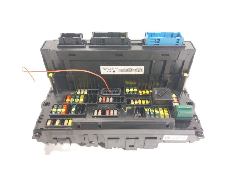 Recambio de caja reles / fusibles para bmw x3 (f25) sdrive 18 d referencia OEM IAM  925946701 