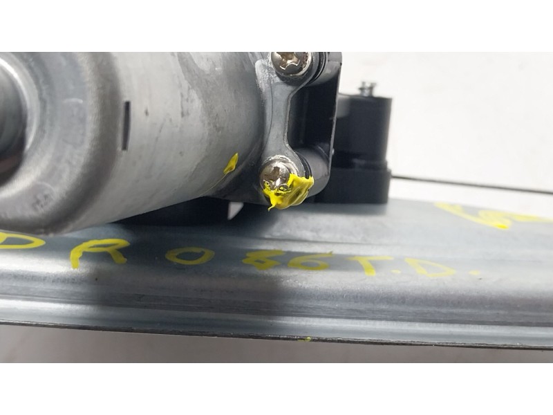 Recambio de elevalunas trasero derecho para mg mg zs suv (azs1) 1.5 vti referencia OEM IAM  10233938 