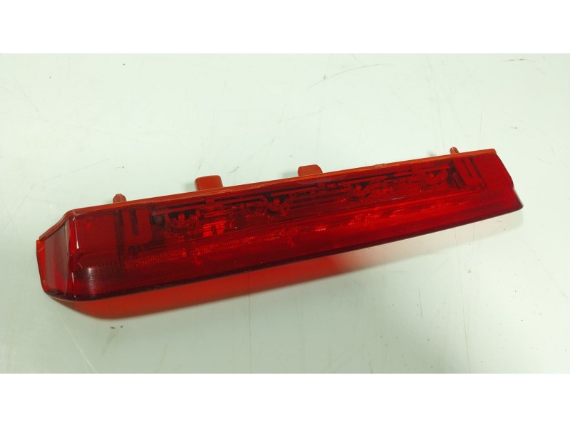 Recambio de piloto trasero central para toyota land cruiser prado (_j15_) 2.8 d-4d (gdj155, gdj150) referencia OEM IAM   