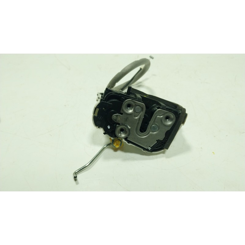 Recambio de cerradura puerta trasera derecha para mg mg zs suv (azs1) 1.5 vti referencia OEM IAM  10845783 