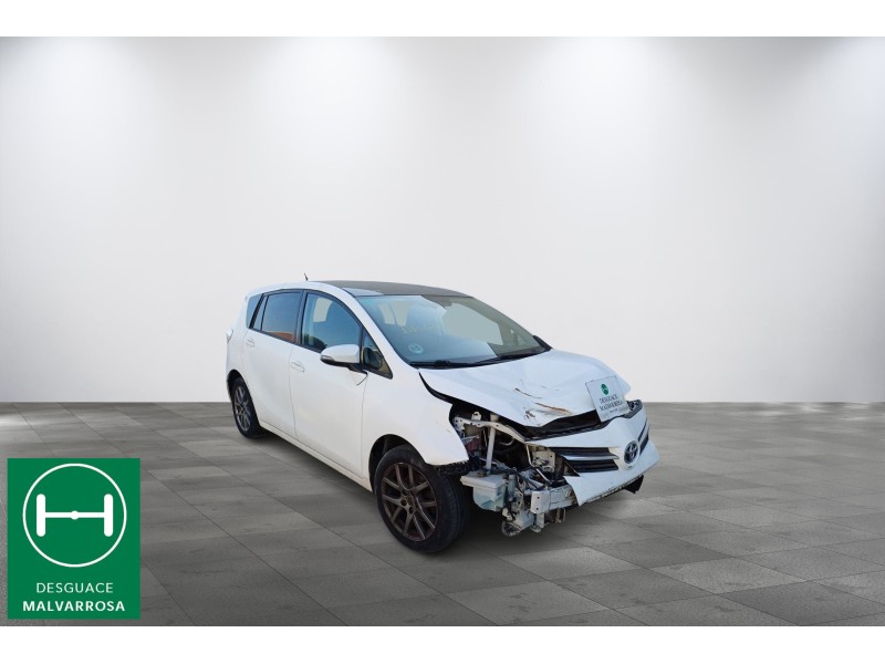 toyota verso (_r2_) del año 2014