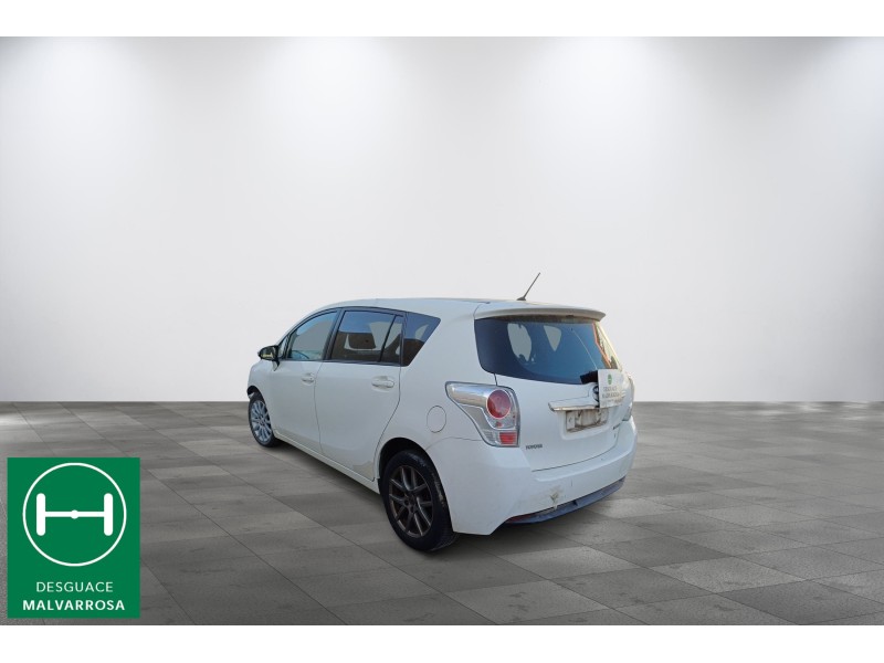 toyota verso (_r2_) del año 2014