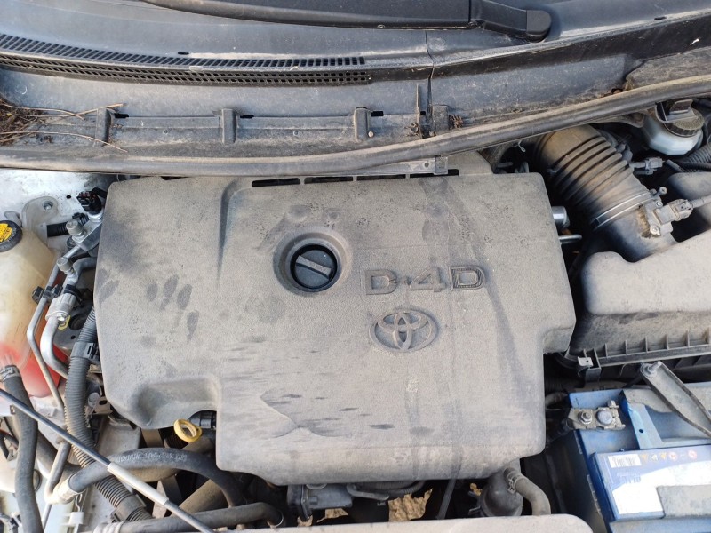 toyota verso (_r2_) del año 2014