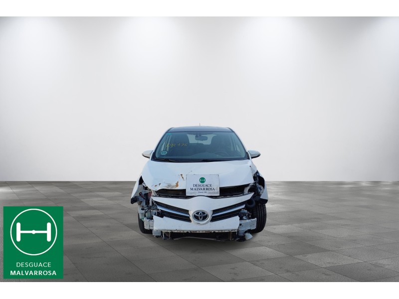 toyota verso (_r2_) del año 2014