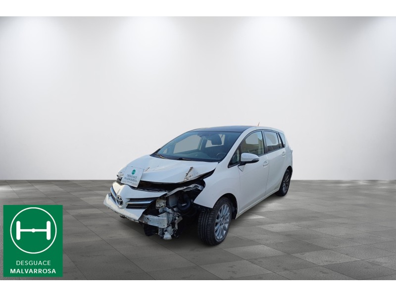 toyota verso (_r2_) del año 2014