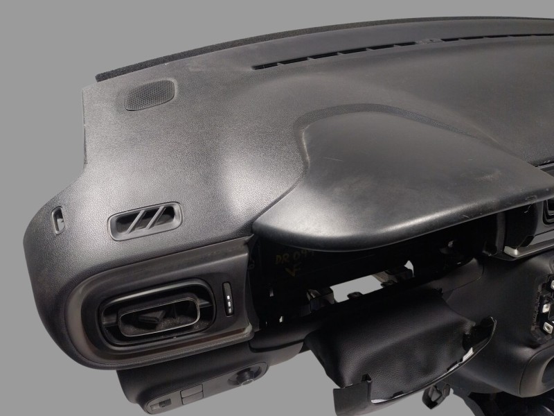 Recambio de salpicadero para citroën c3 iii (sx) 1.2 puretech 82 referencia OEM IAM 16192285ZD 981274528001 